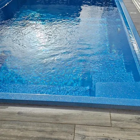 Zaprto 1 شقة